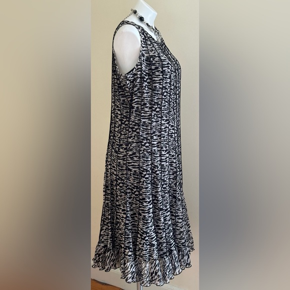 Jones New York Black & White Sheer Animal Print Pleated. With Slip Dress Sz 16W - Picture 6 of 15